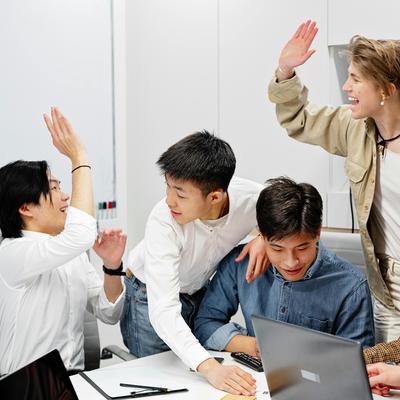 仰锁民